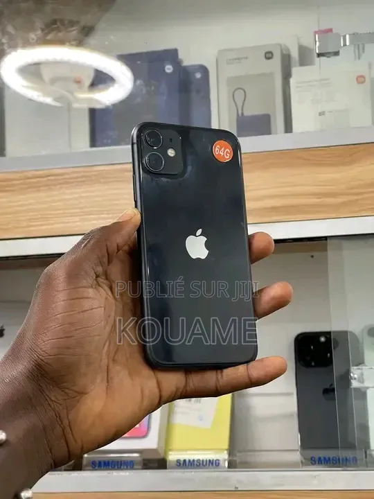 Nouveau Apple iPhone 11 64 GB Noir