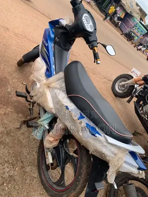 KTM Duke 125 2025 Blanc