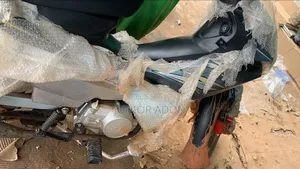 KTM Duke 125 2025 Blanc