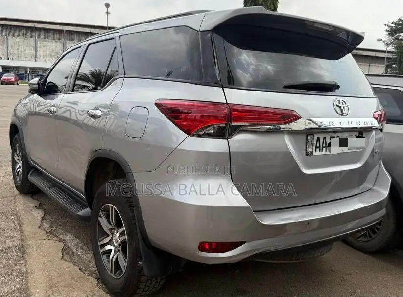 Toyota Fortuner 2.4 D AWD 2020 Noir