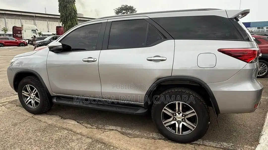 Toyota Fortuner 2.4 D AWD 2020 Noir