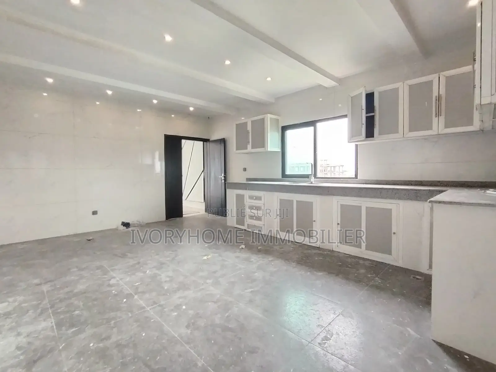 3chbre Appartement-terrasse dans Cocody à Louer