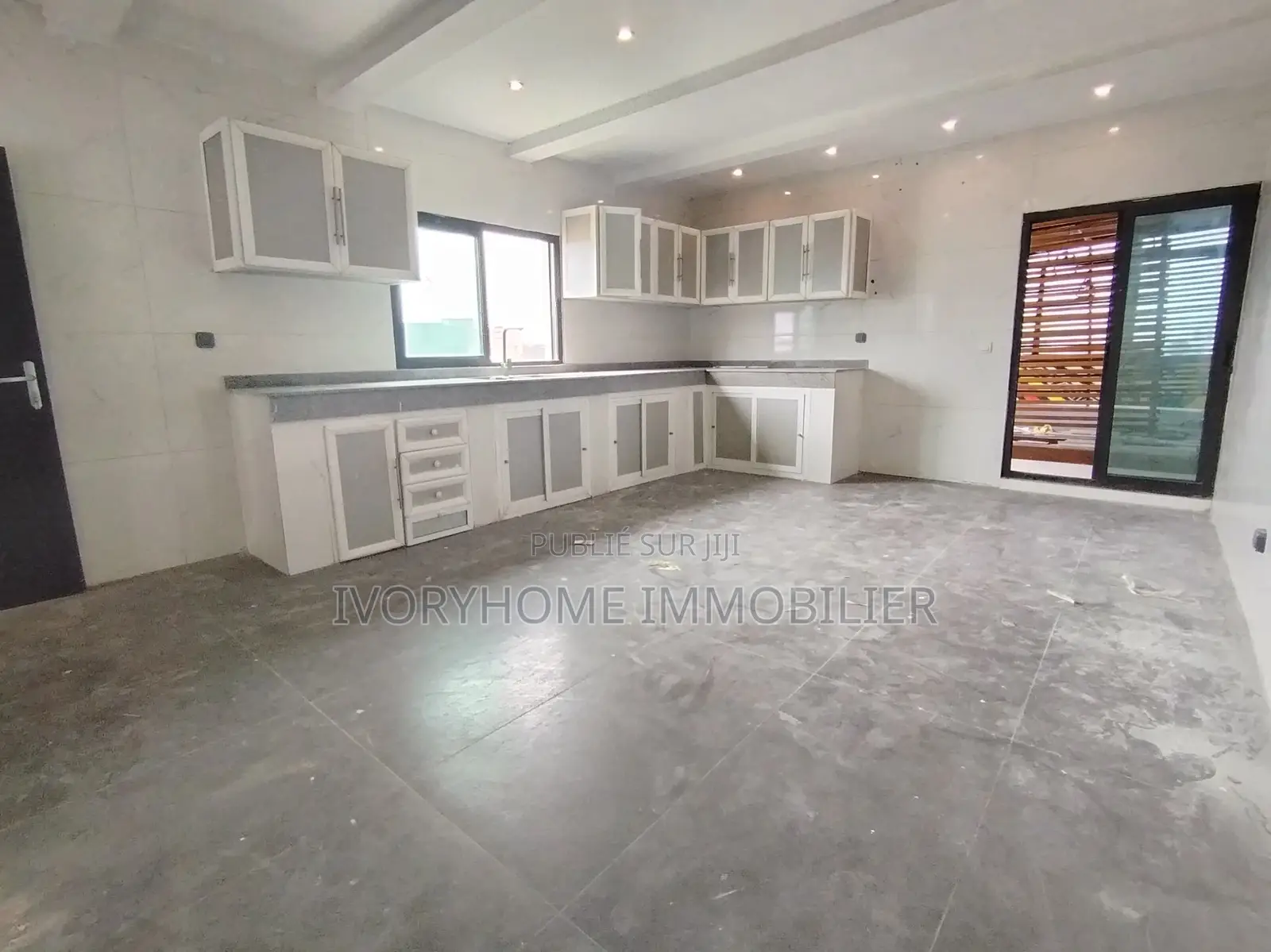 3chbre Appartement-terrasse dans Cocody à Louer