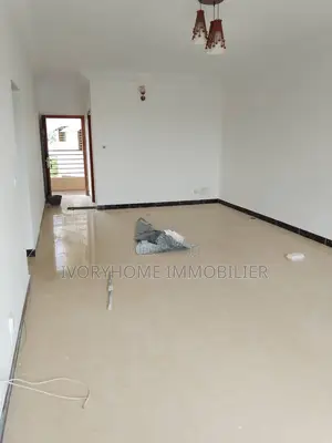 2chbre Appartement dans Cocody à Louer