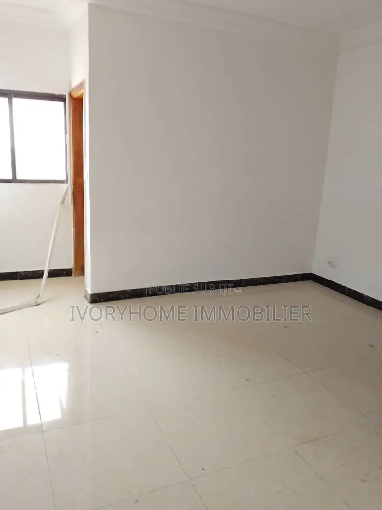 2chbre Appartement dans Cocody à Louer