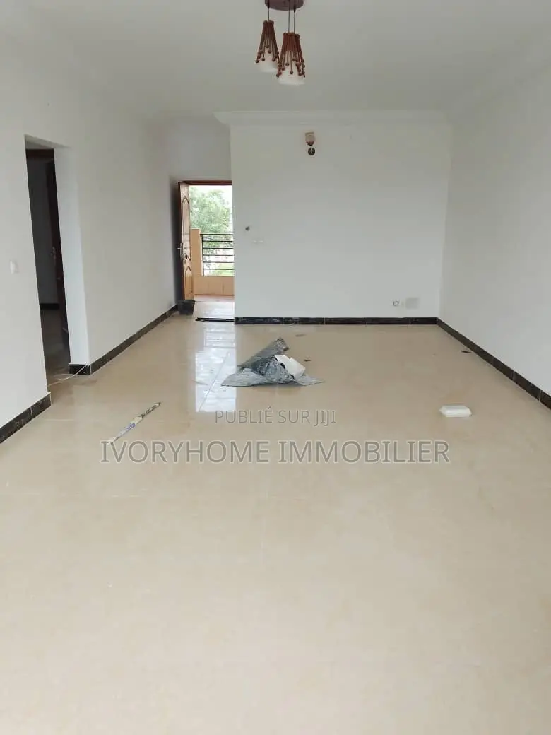 2chbre Appartement dans Cocody à Louer