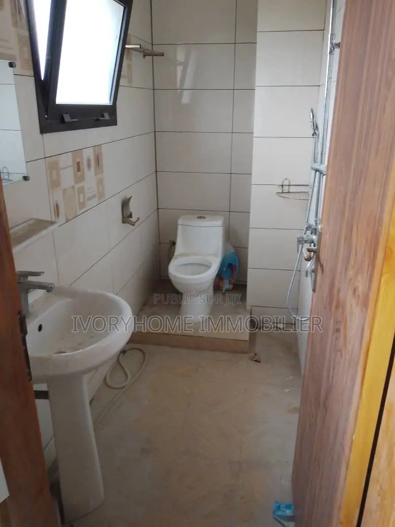 2chbre Appartement dans Cocody à Louer