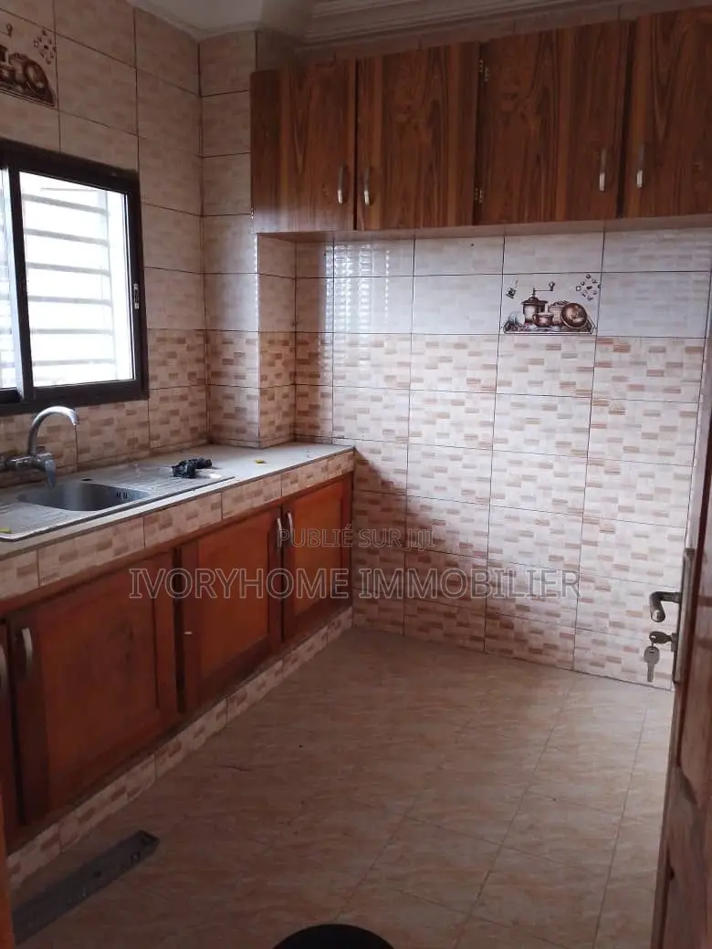 2chbre Appartement dans Cocody à Louer