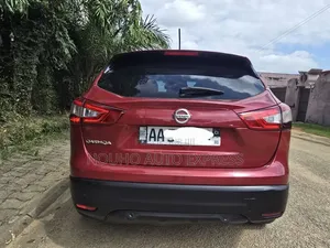 Nissan Qashqai 2015 Rouge