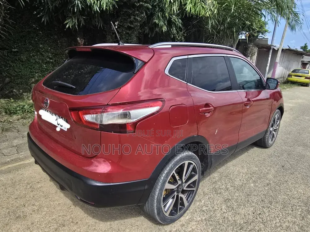 Nissan Qashqai 2015 Rouge