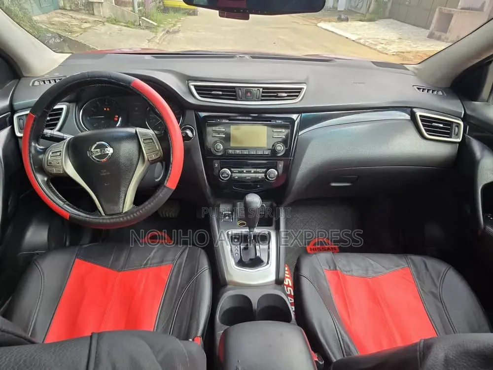 Nissan Qashqai 2015 Rouge