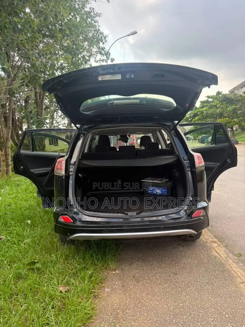 Toyota RAV4 2015 Noir