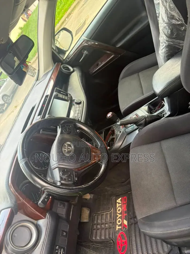 Toyota RAV4 2015 Noir