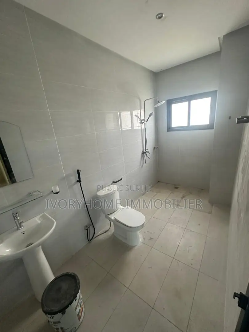 4chbre Duplex dans Cocody à Louer