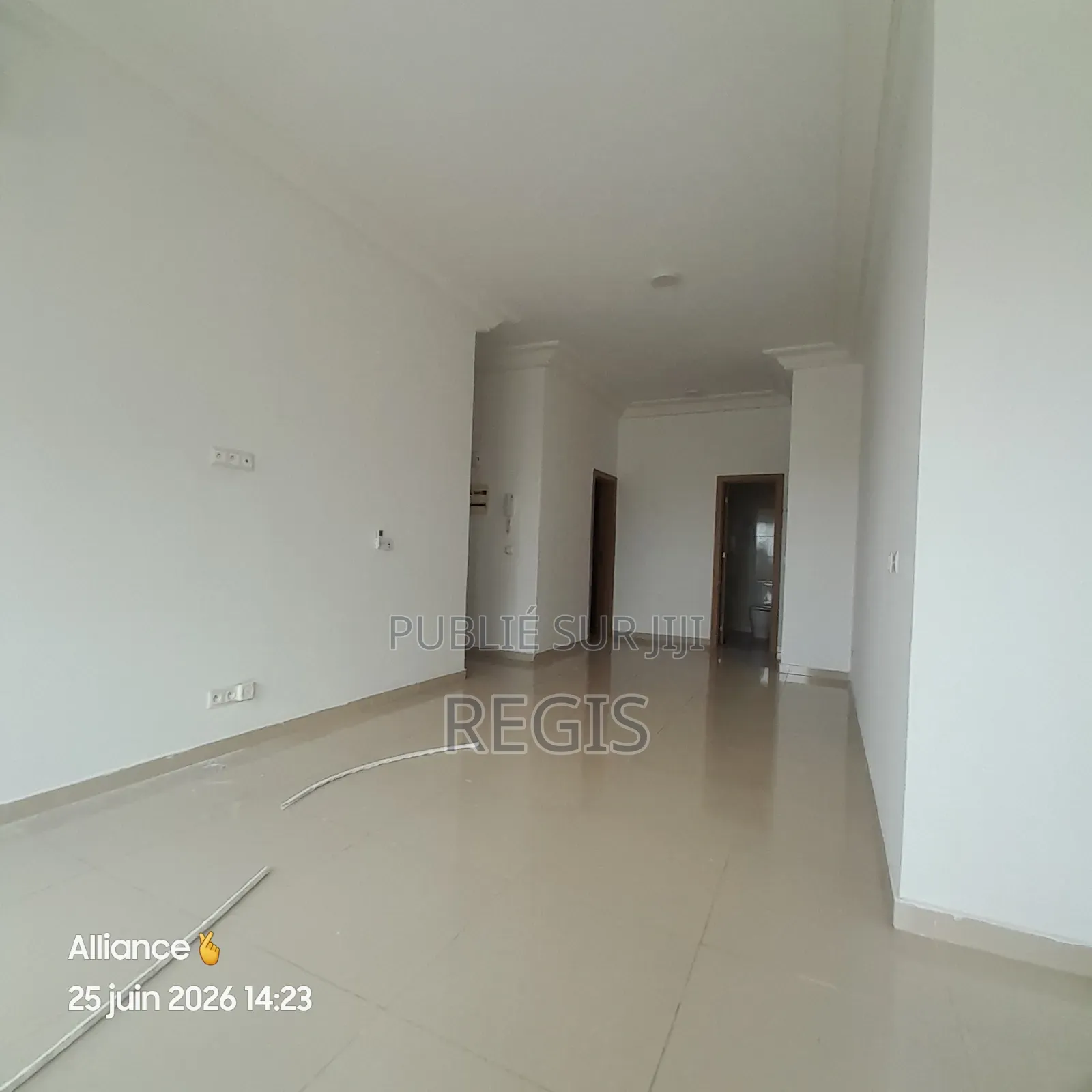 3chbre Appartement dans Klay'Service, Cocody à Louer
