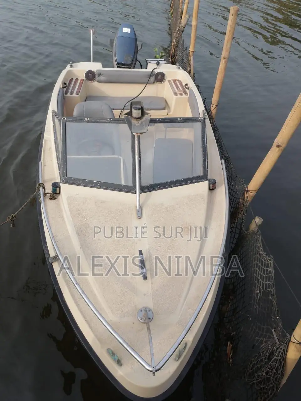 Petit Bateau Plaisance Moteur 60 Chevaux Yamaha 2 Temps