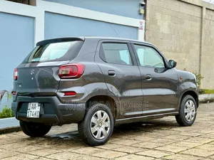 Suzuki S-Presso 2024 Gris
