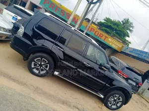 Mitsubishi Pajero 2014 Bleu