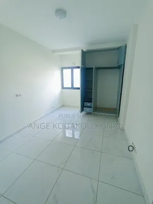 5chbre Duplex dans Ange Immobilier, Cocody à Louer