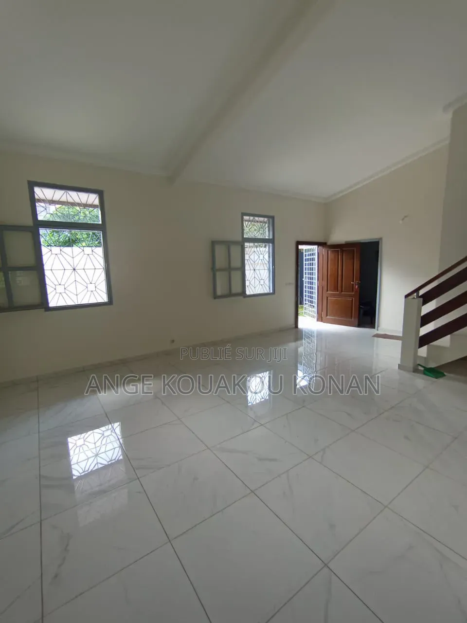 5chbre Duplex dans Ange Immobilier, Cocody à Louer