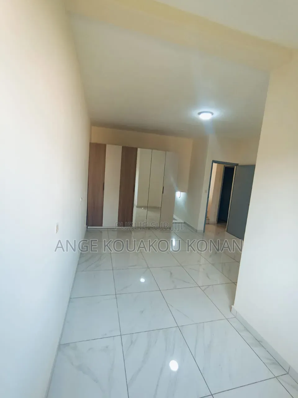 5chbre Duplex dans Ange Immobilier, Cocody à Louer
