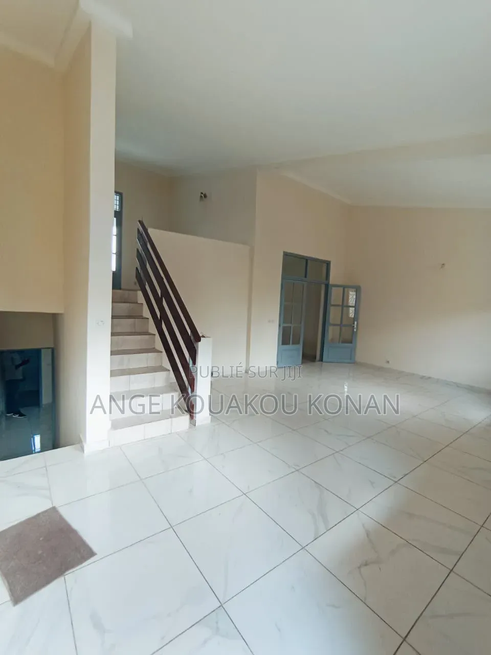 5chbre Duplex dans Ange Immobilier, Cocody à Louer