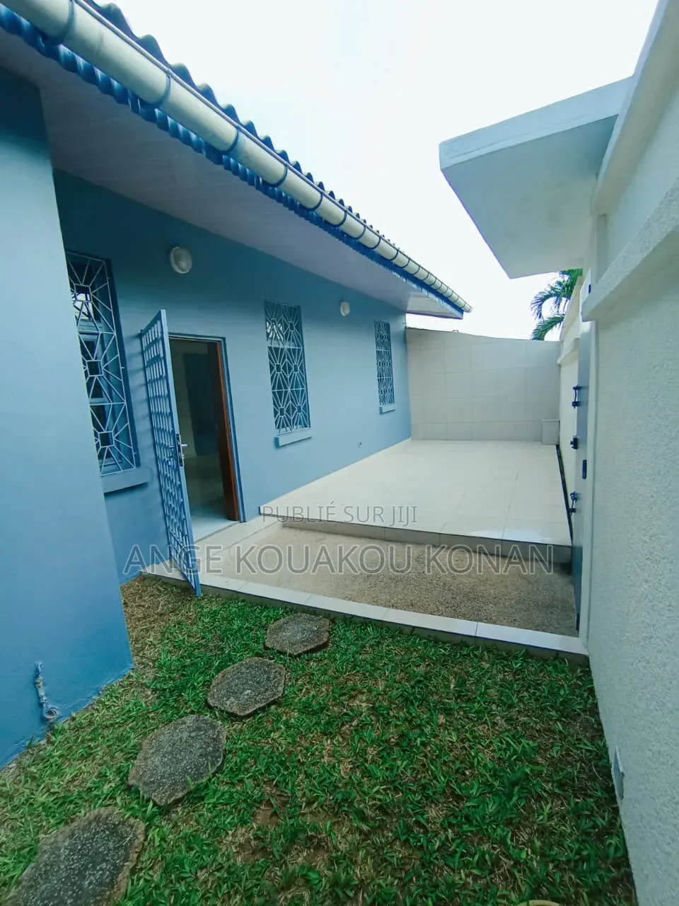 5chbre Duplex dans Ange Immobilier, Cocody à Louer