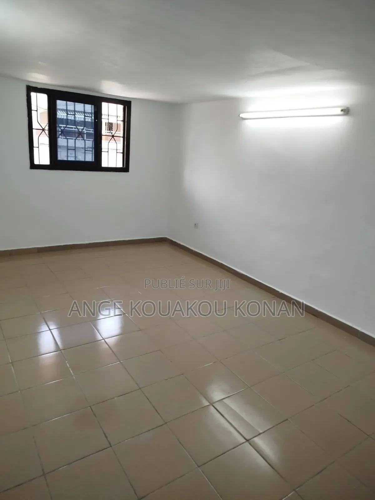 5chbre Duplex dans Ange Immobilier, Cocody à Louer