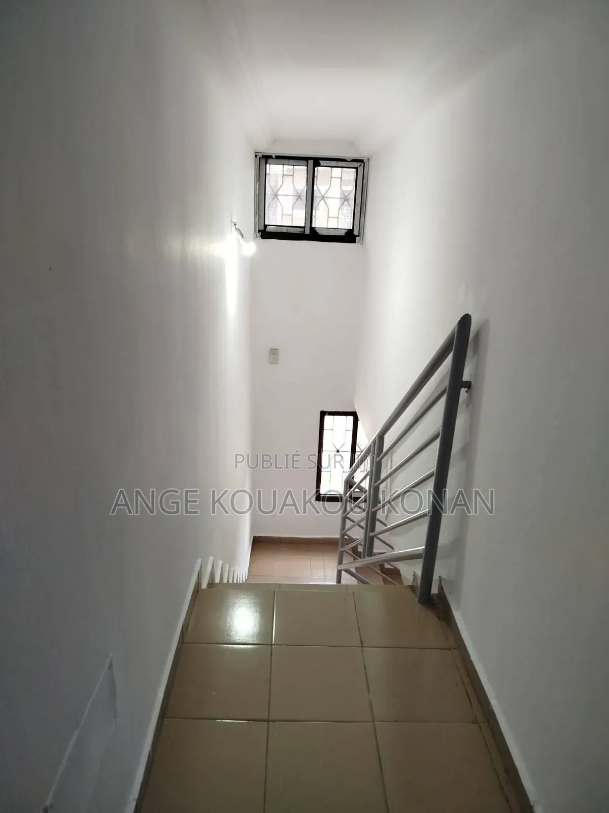 5chbre Duplex dans Ange Immobilier, Cocody à Louer