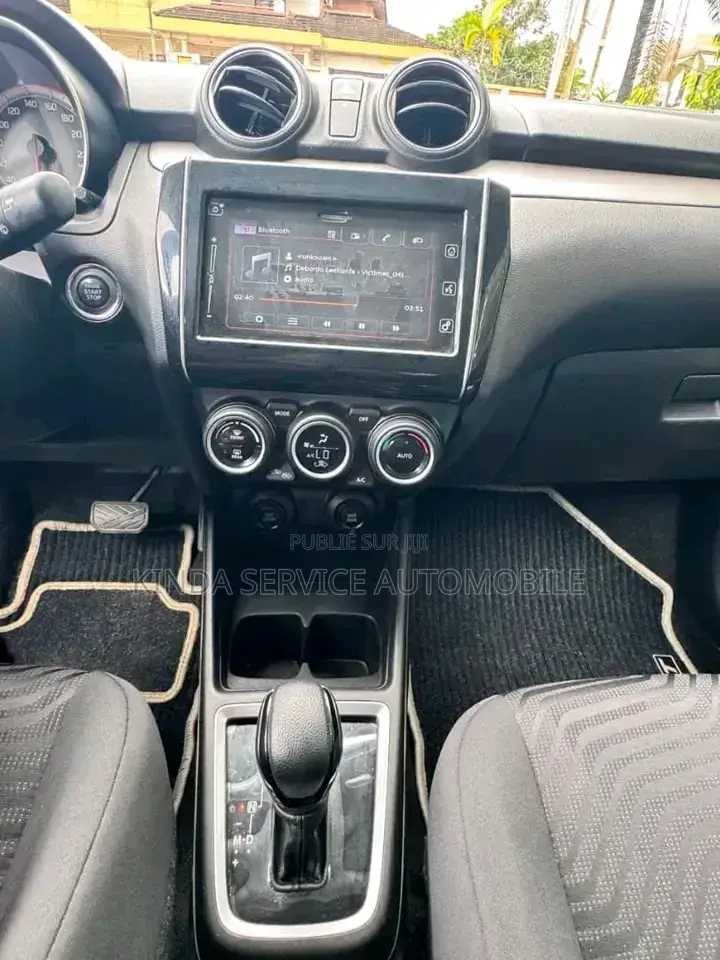 Suzuki Swift 2024 Bleu