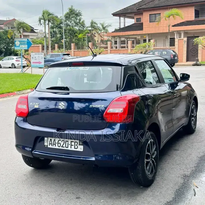 Suzuki Swift 2024 Bleu