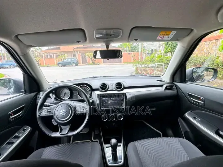 Suzuki Swift 2024 Bleu
