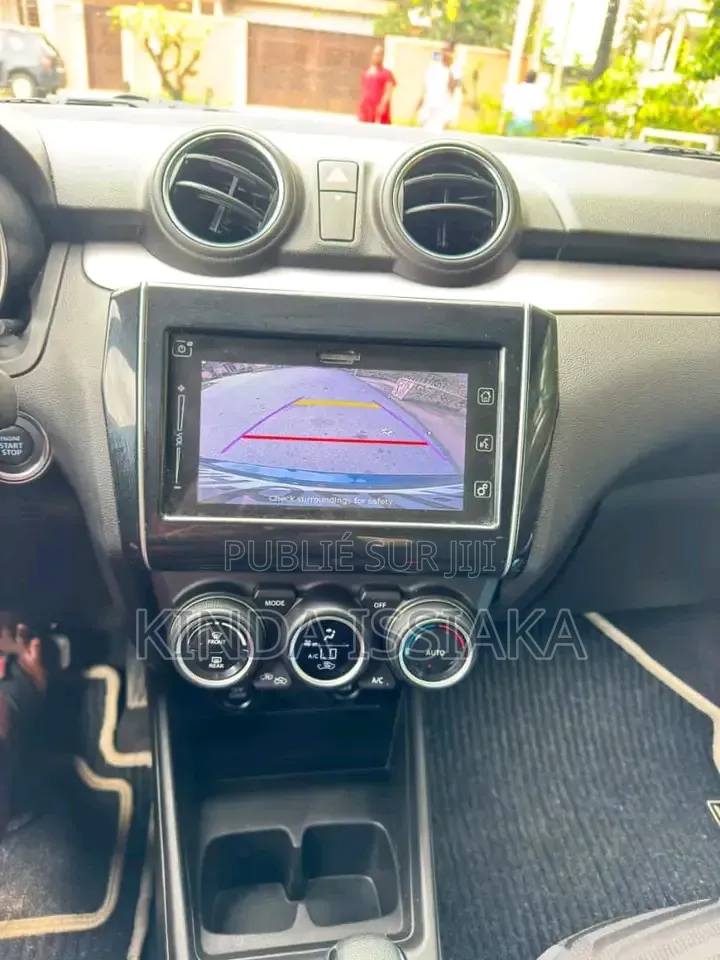 Suzuki Swift 2024 Bleu