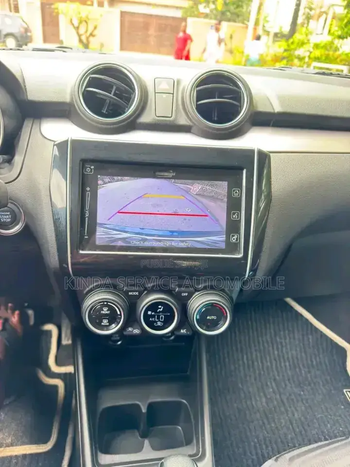 Suzuki Swift 2024 Bleu