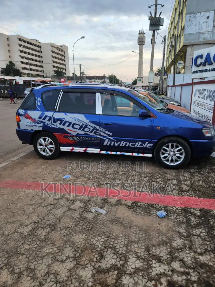 BMW 318i 2002 Gris