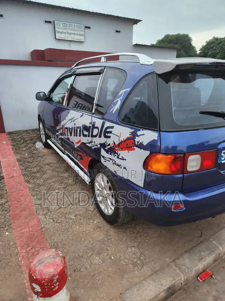 BMW 318i 2002 Gris
