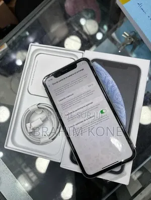 Nouveau Apple iPhone XR 64 GB Argenté