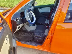 Suzuki Alto 2023 Orange