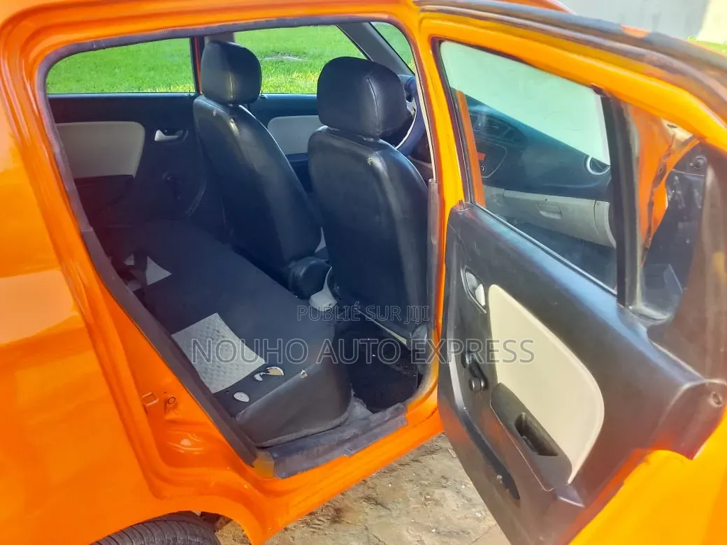 Suzuki Alto 2023 Orange