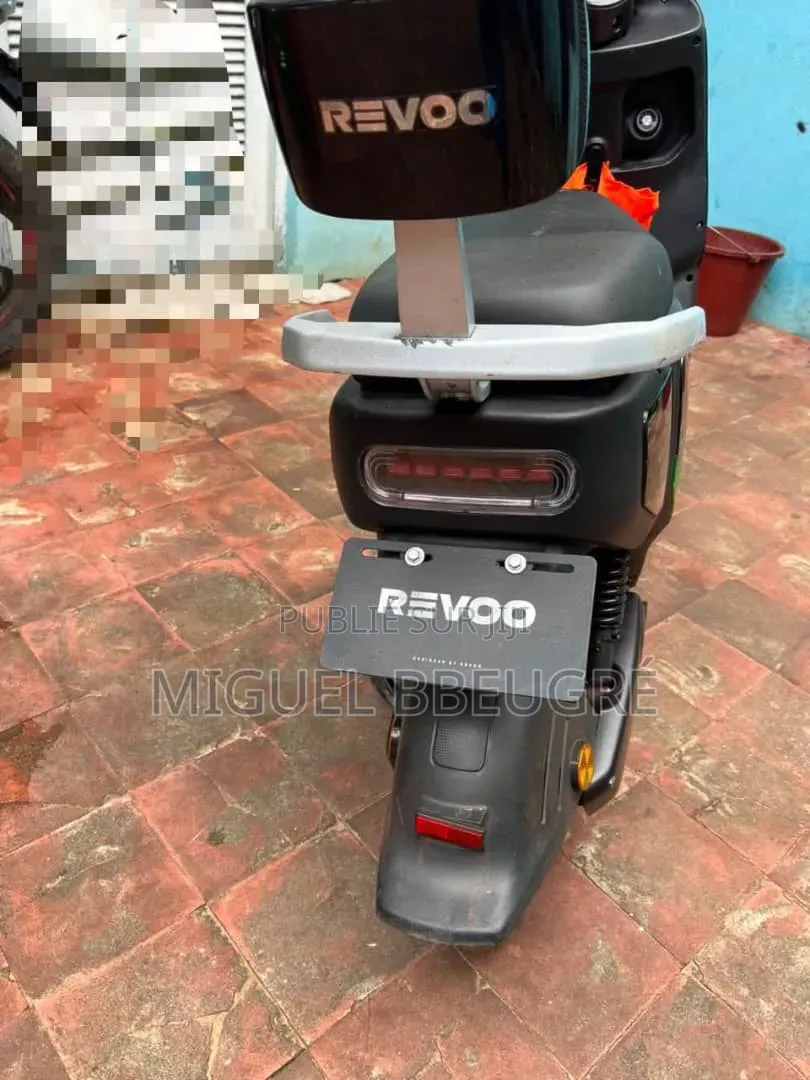Moto Électrique Revoo A10