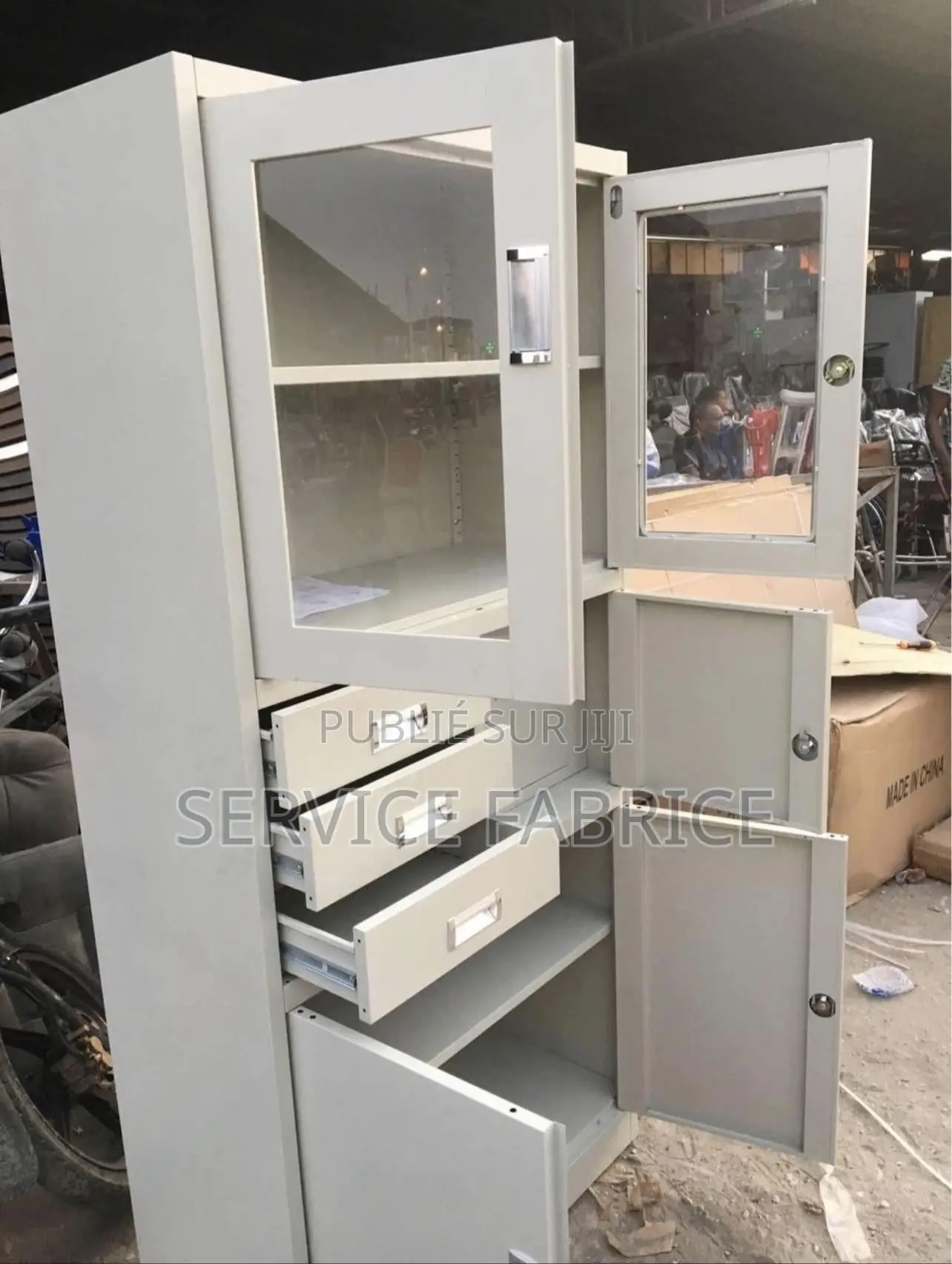 Armoire Issue D’Un Coffre Fort