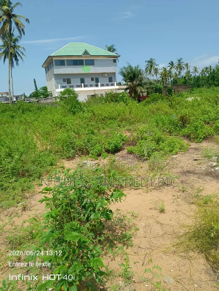 Mondoukou 2 Hectares Avec Acd en Vente