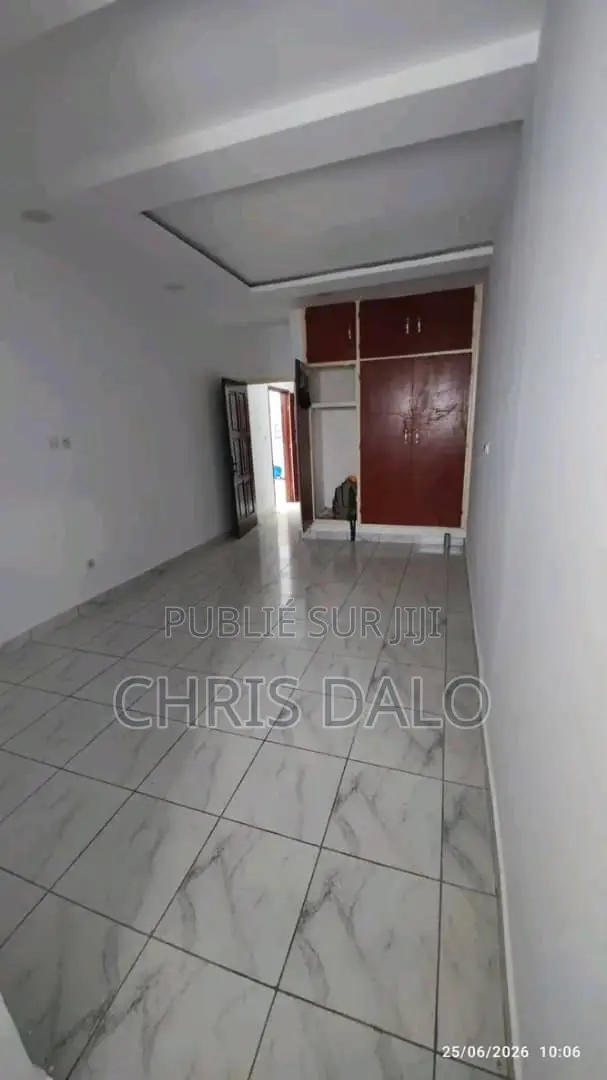 2chbre Villa dans Valentin, Cocody à Louer