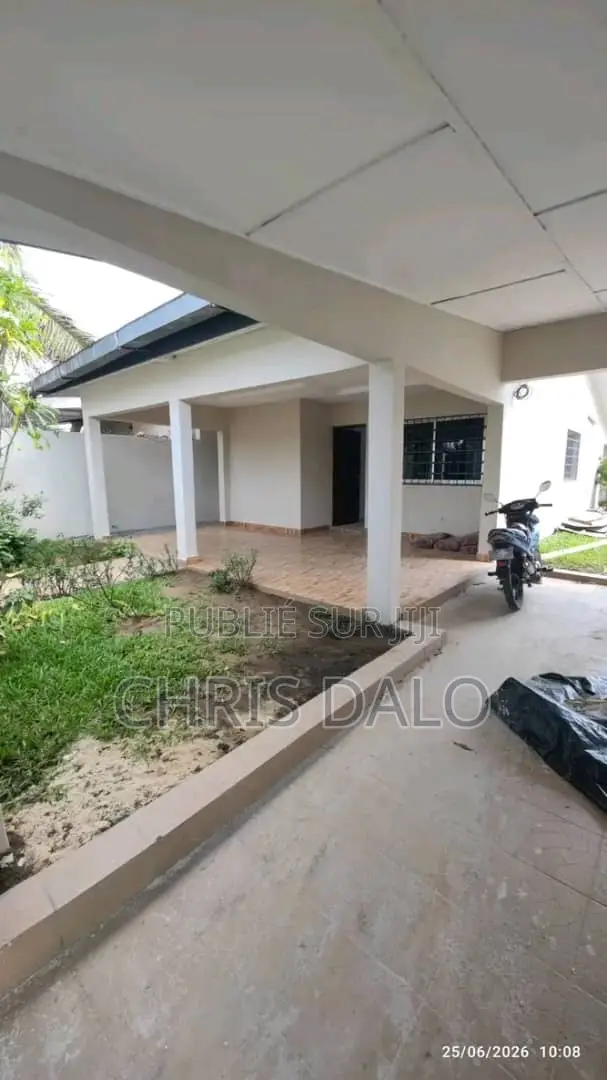 2chbre Villa dans Valentin, Cocody à Louer