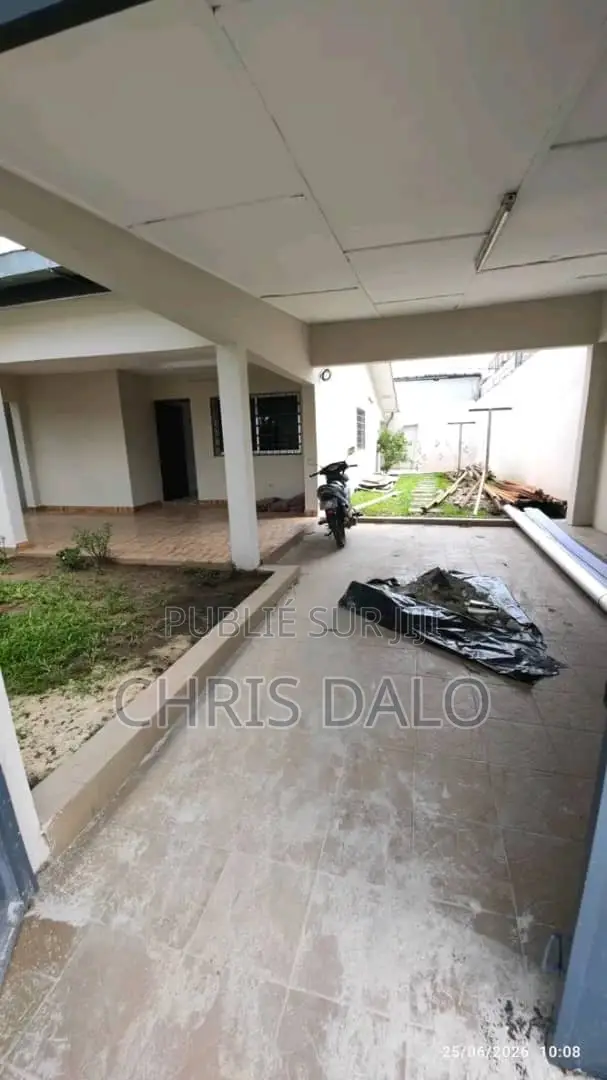2chbre Villa dans Valentin, Cocody à Louer