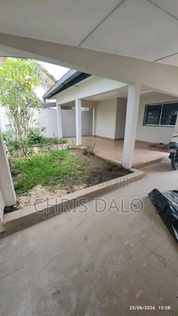2chbre Villa dans Valentin, Cocody à Louer