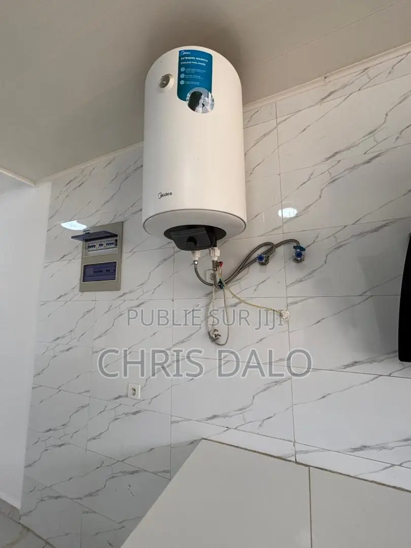 3chbre Appartement dans Christ Immobilier, Cocody à Louer