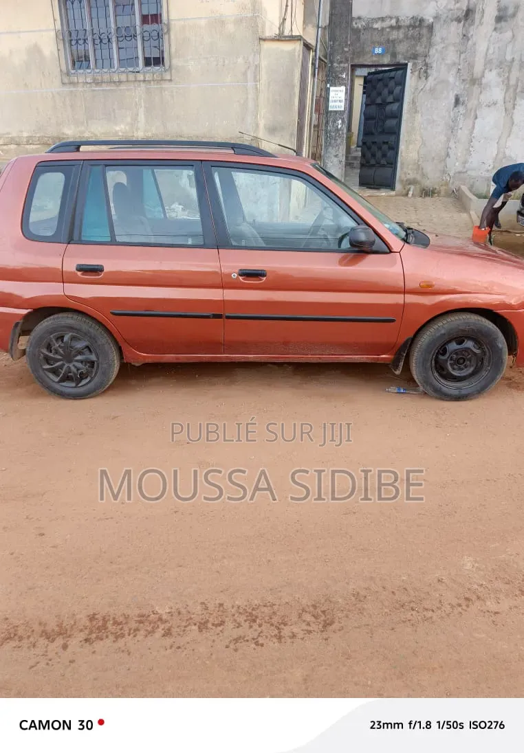 Mazda Premacy 2006 Orange