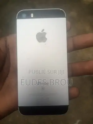 Apple iPhone SE (2022) 64 GB Noir