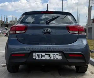 Kia Rio LX 2020 Gris